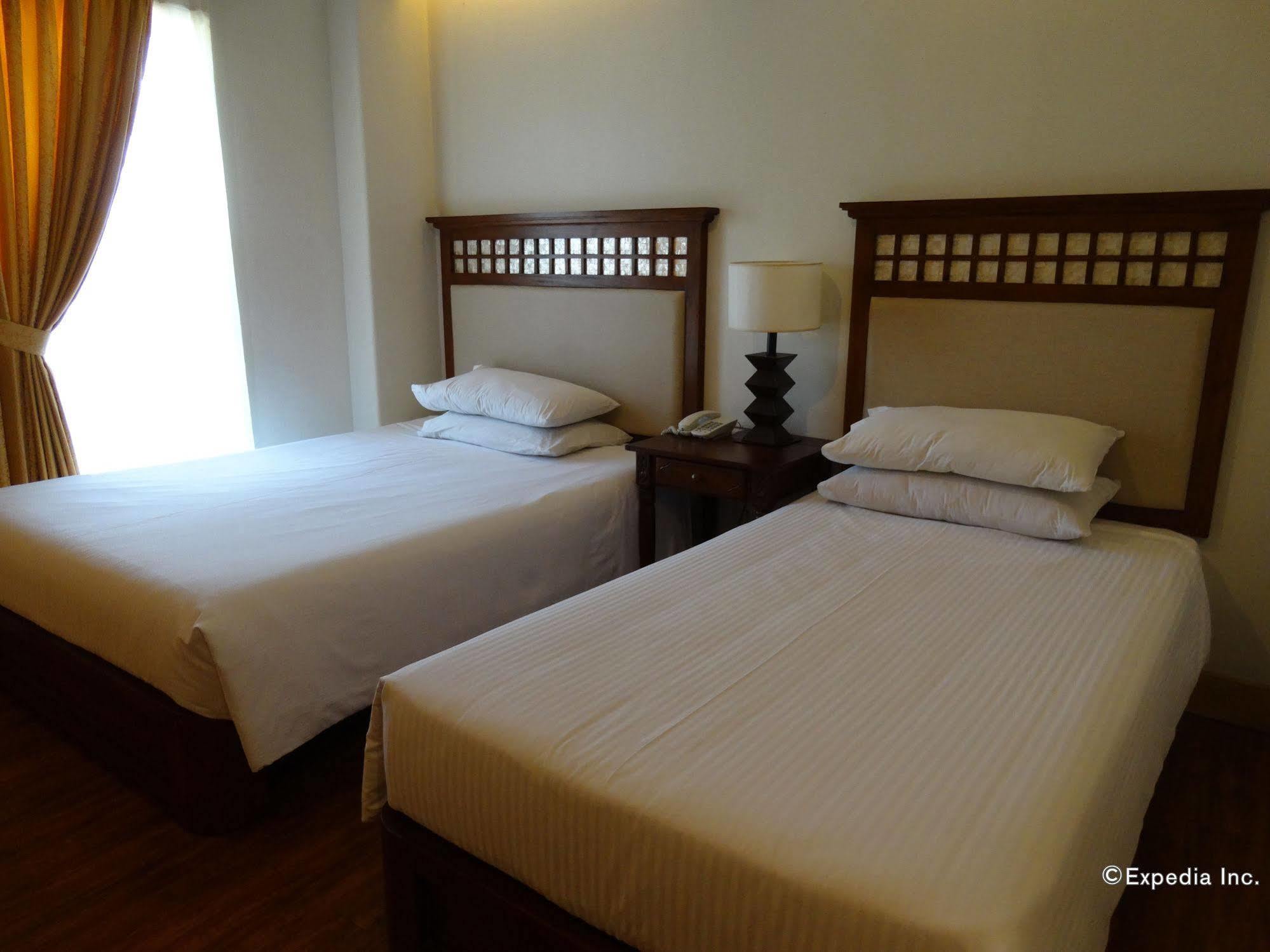 Hotel Emilia Davao Zewnętrze zdjęcie