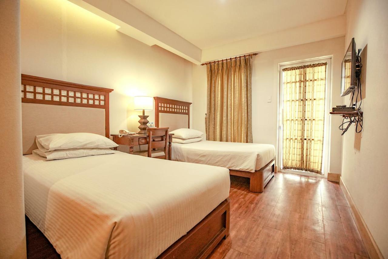 Hotel Emilia Davao Zewnętrze zdjęcie