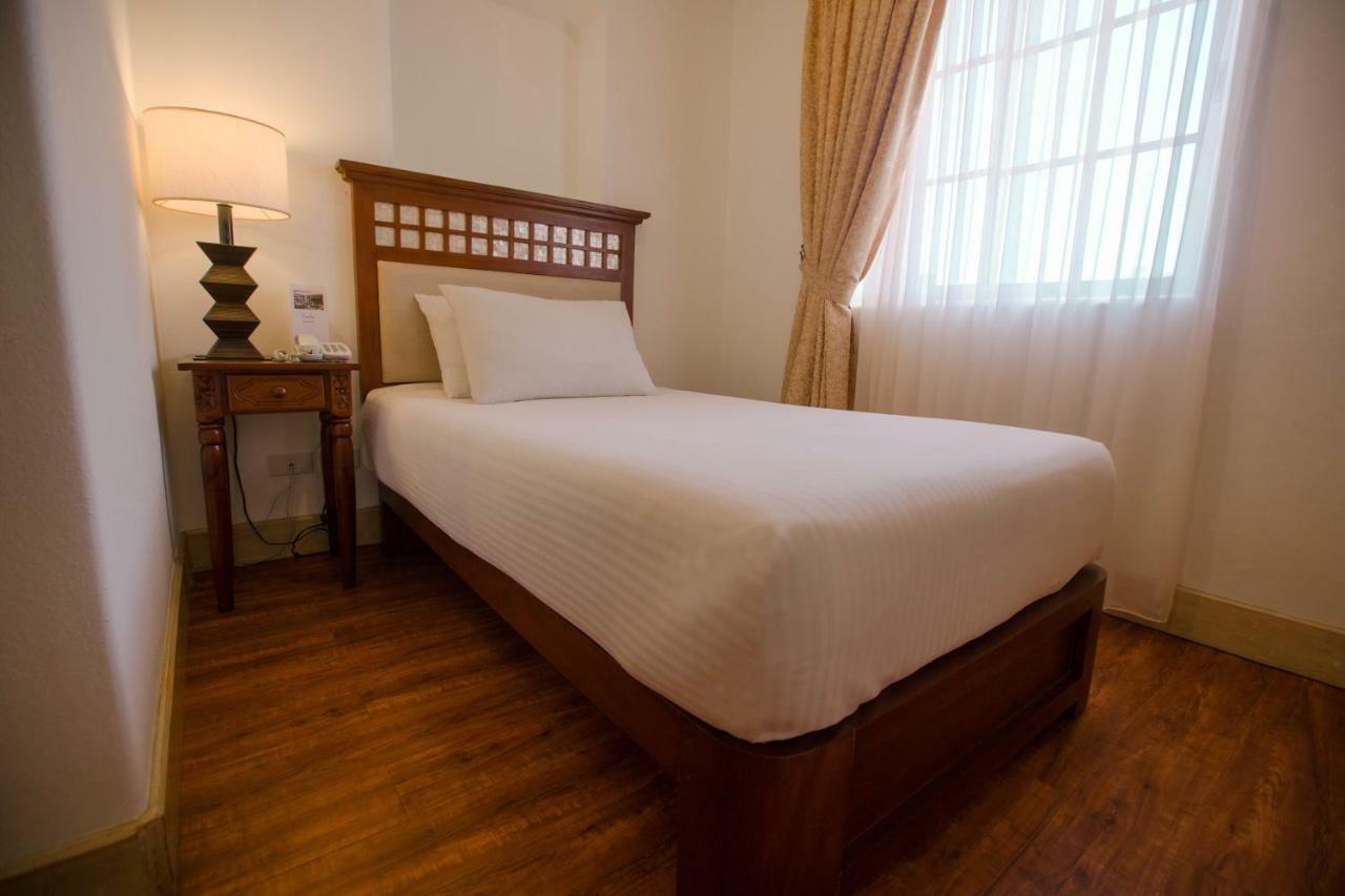 Hotel Emilia Davao Zewnętrze zdjęcie