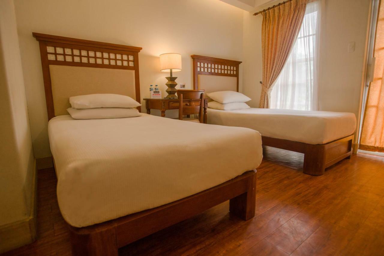 Hotel Emilia Davao Zewnętrze zdjęcie
